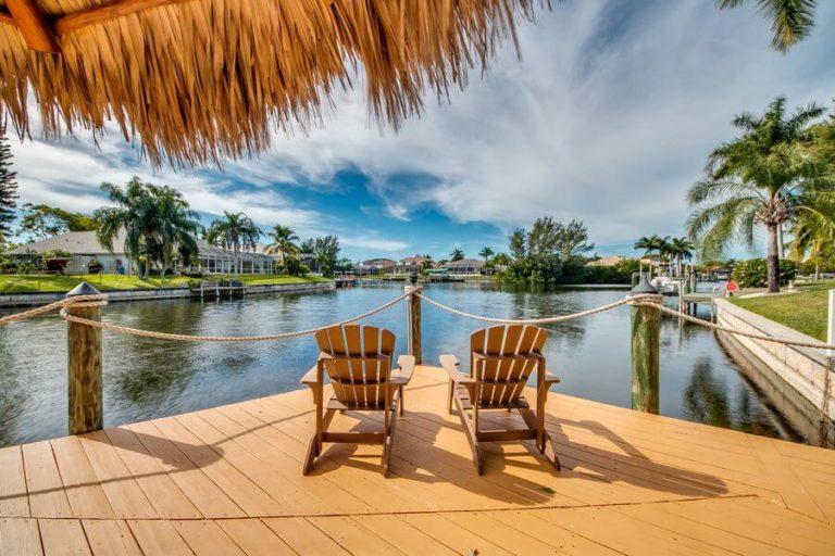 Rent a holiday home in Cape Coral?️ Holiday Homes Cape Coral with boat!