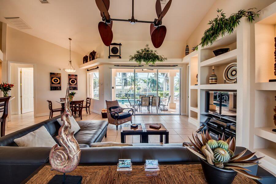 Villa Tao Cape Coral Ferienhaus mieten mit Wohnzimmer im asiatischem Stil