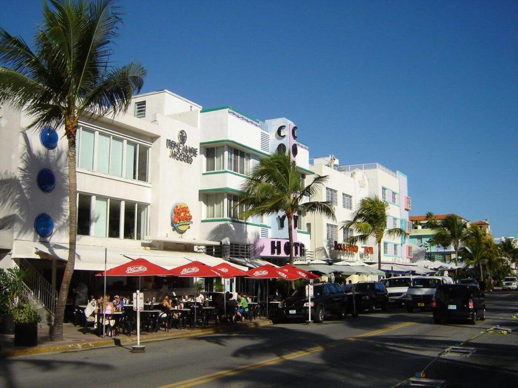 Cafes in Miami Beach