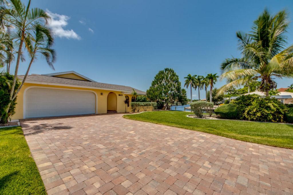 Villa Pura Vida mieten Ferienhaus in Cape Coral Frontansicht